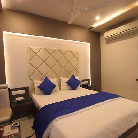 Hotel Flair Inn อาเมดาบัด ภายนอก รูปภาพ