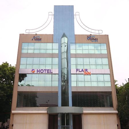 Hotel Flair Inn อาเมดาบัด ภายนอก รูปภาพ