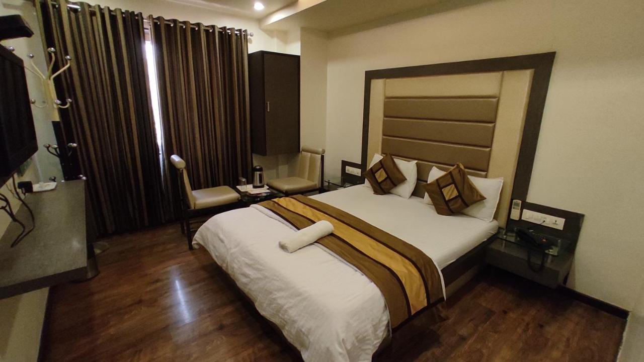 Hotel Flair Inn อาเมดาบัด ภายนอก รูปภาพ