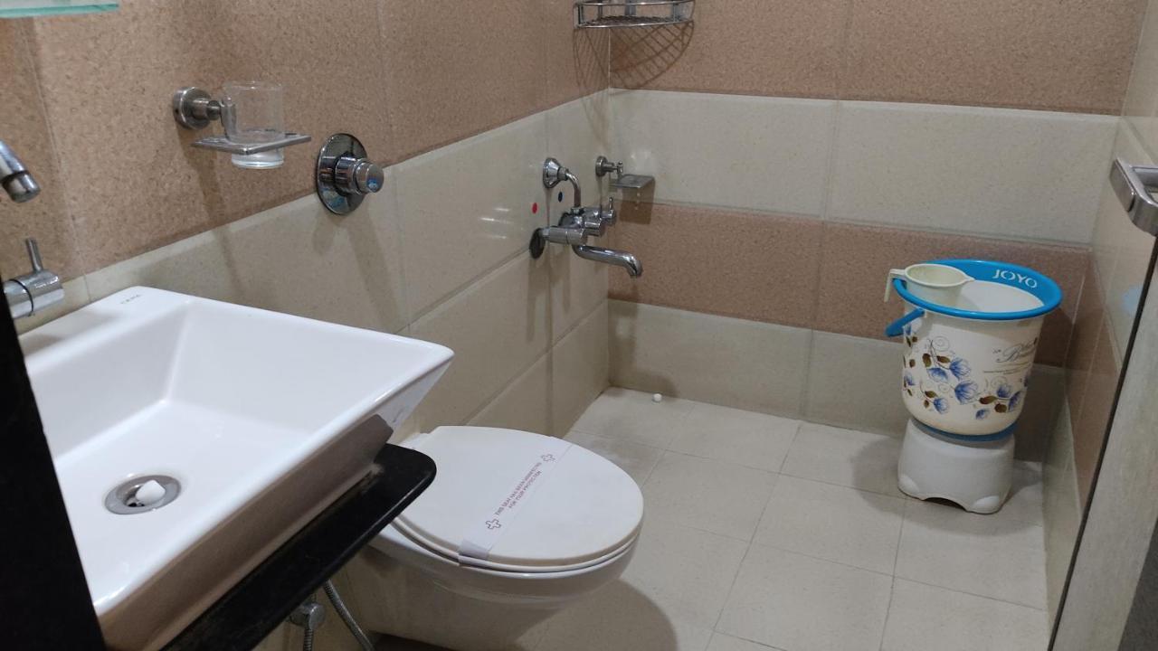 Hotel Flair Inn อาเมดาบัด ภายนอก รูปภาพ