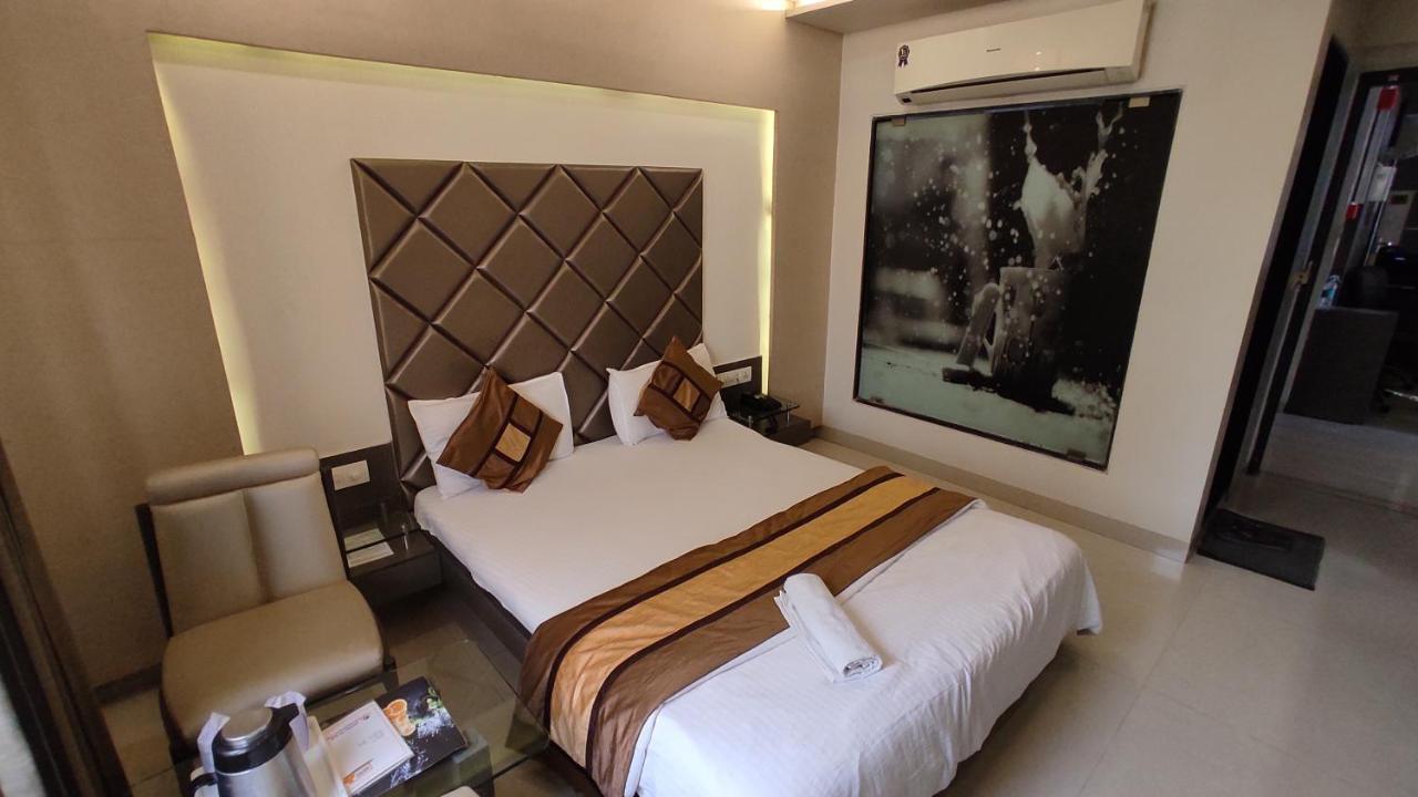 Hotel Flair Inn อาเมดาบัด ภายนอก รูปภาพ