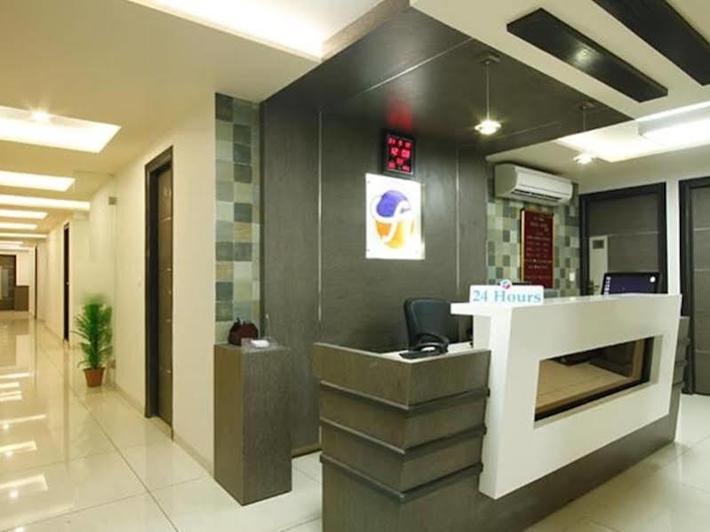 Hotel Flair Inn อาเมดาบัด ภายนอก รูปภาพ