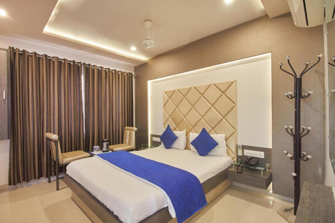 Hotel Flair Inn อาเมดาบัด ภายนอก รูปภาพ