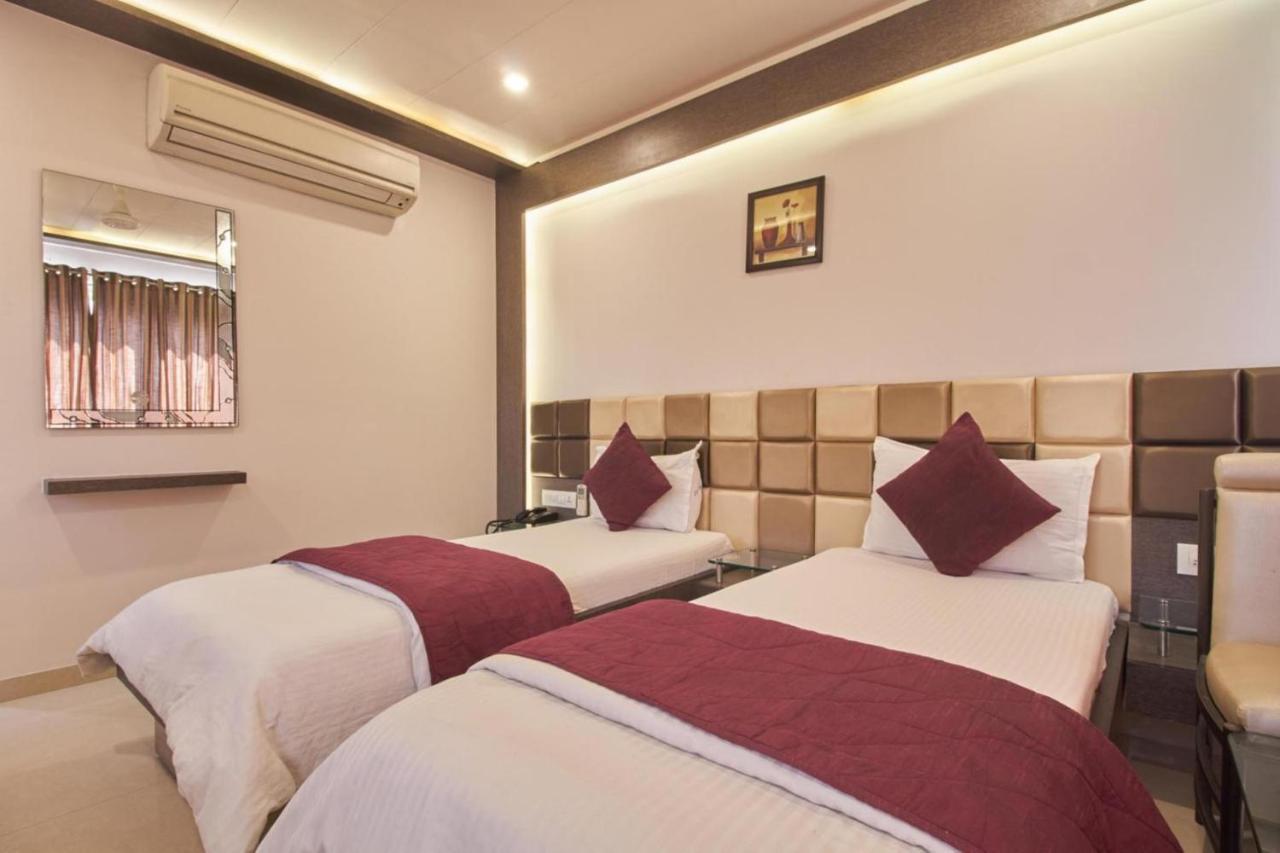 Hotel Flair Inn อาเมดาบัด ภายนอก รูปภาพ