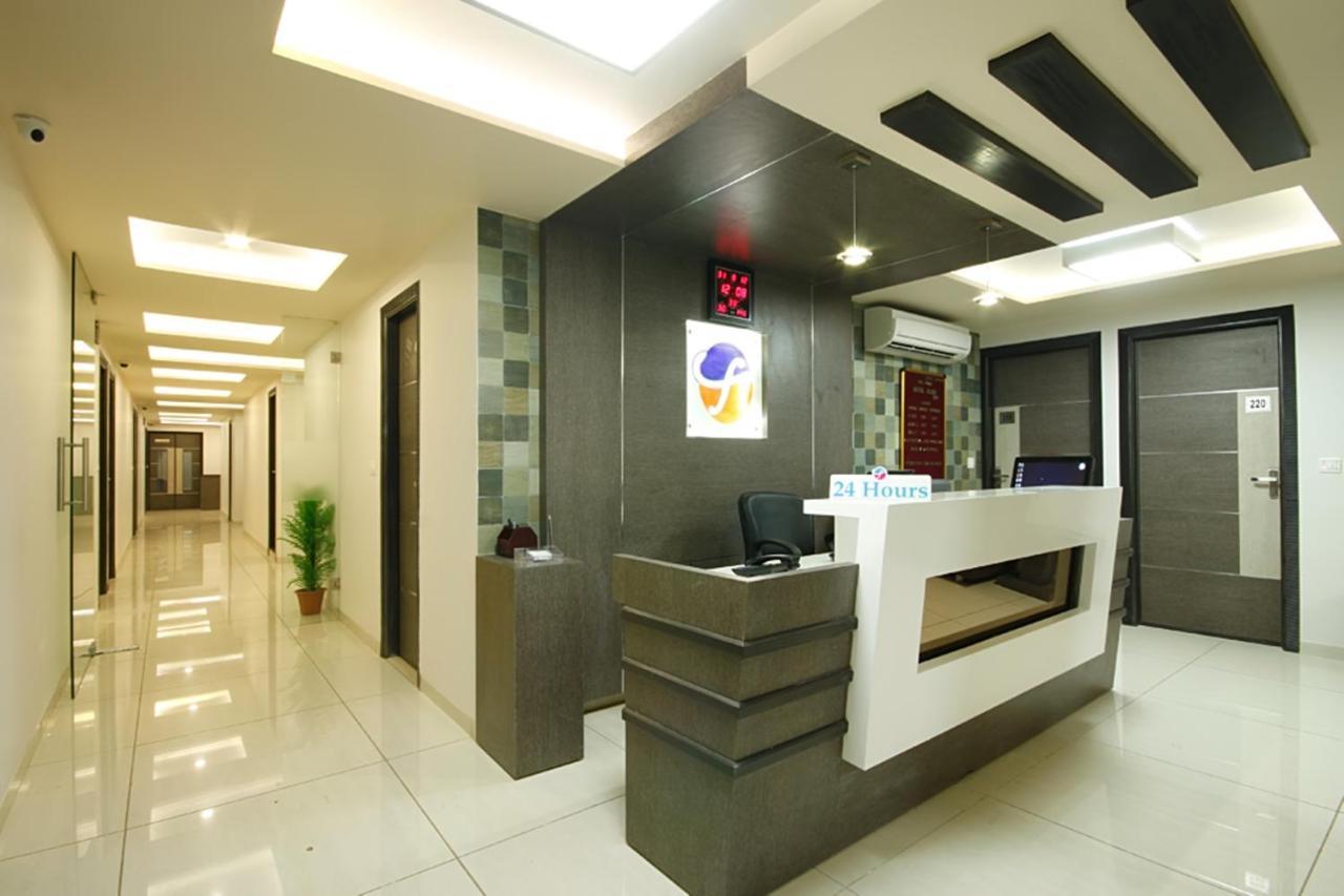 Hotel Flair Inn อาเมดาบัด ภายนอก รูปภาพ